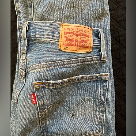 Levi’s 501 Cropped - Picture 7 of 7